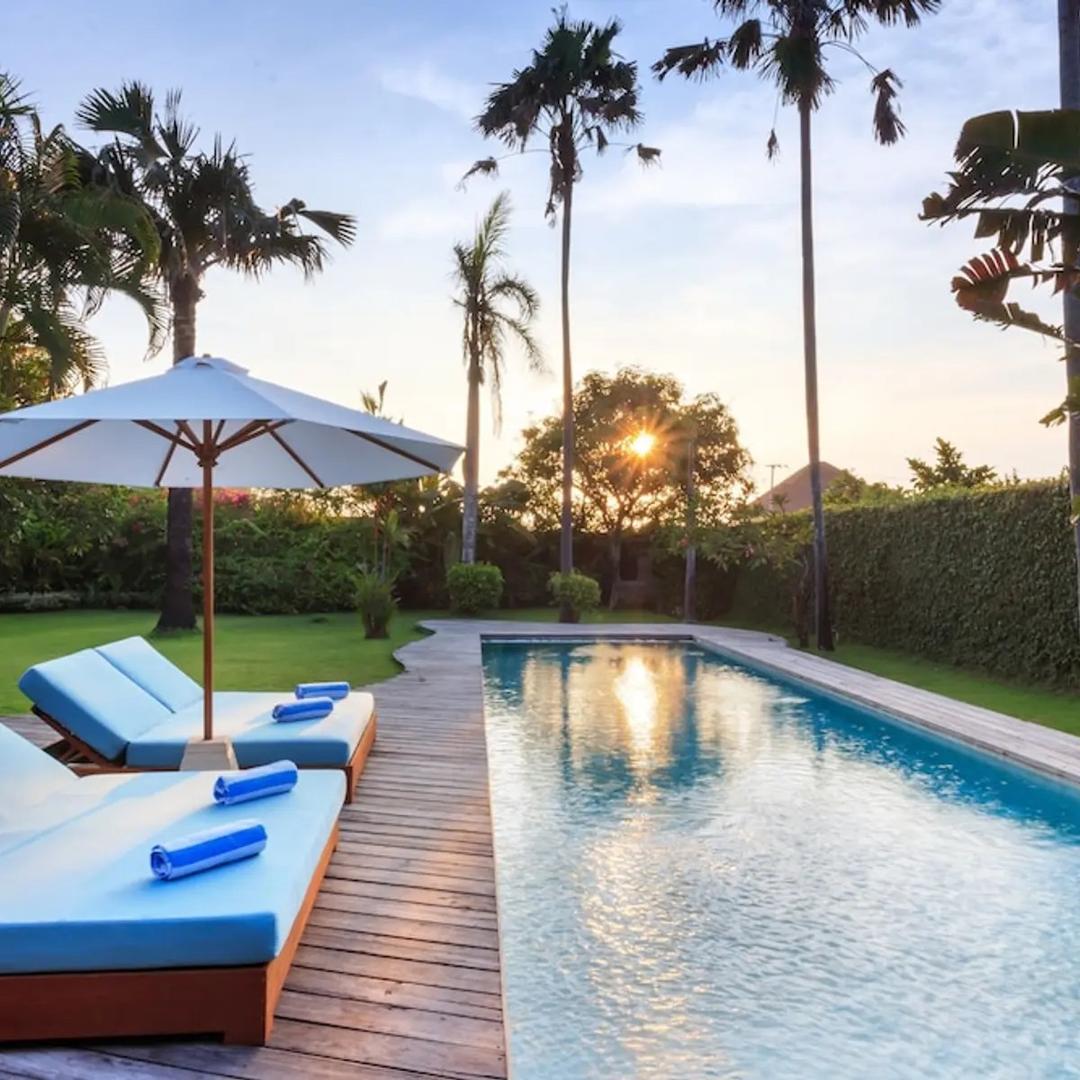 Luxury resort Infinity Pool at Heaven Paradise